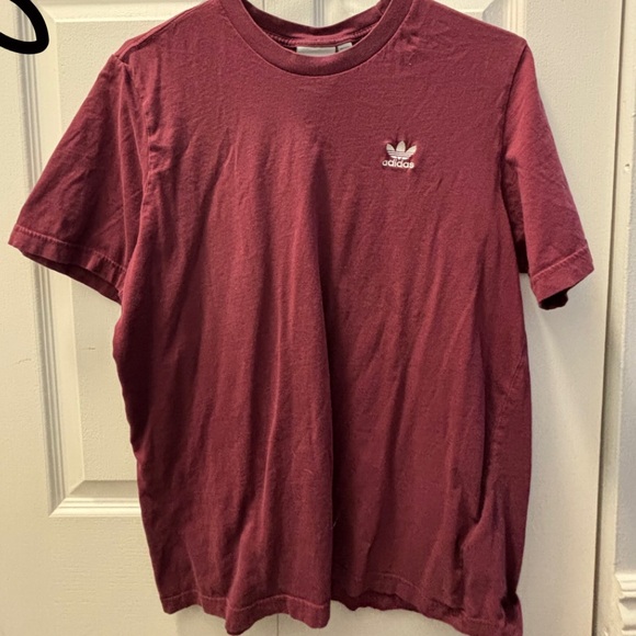 Adidas T-shirt, size small - Picture 1 of 2